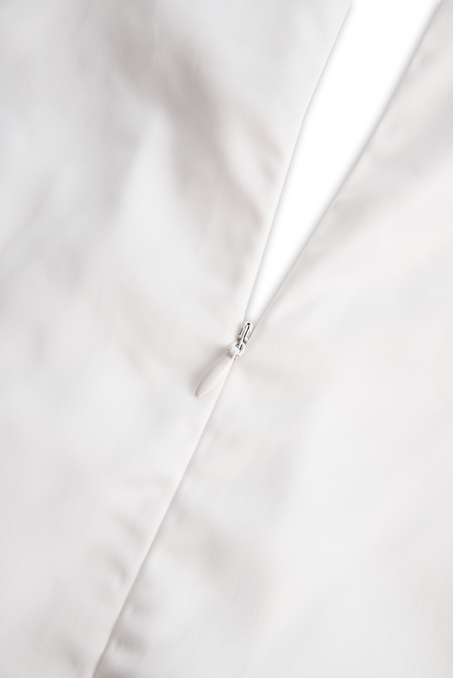 Sleeveless Shirt with 3D Floral Appliqué